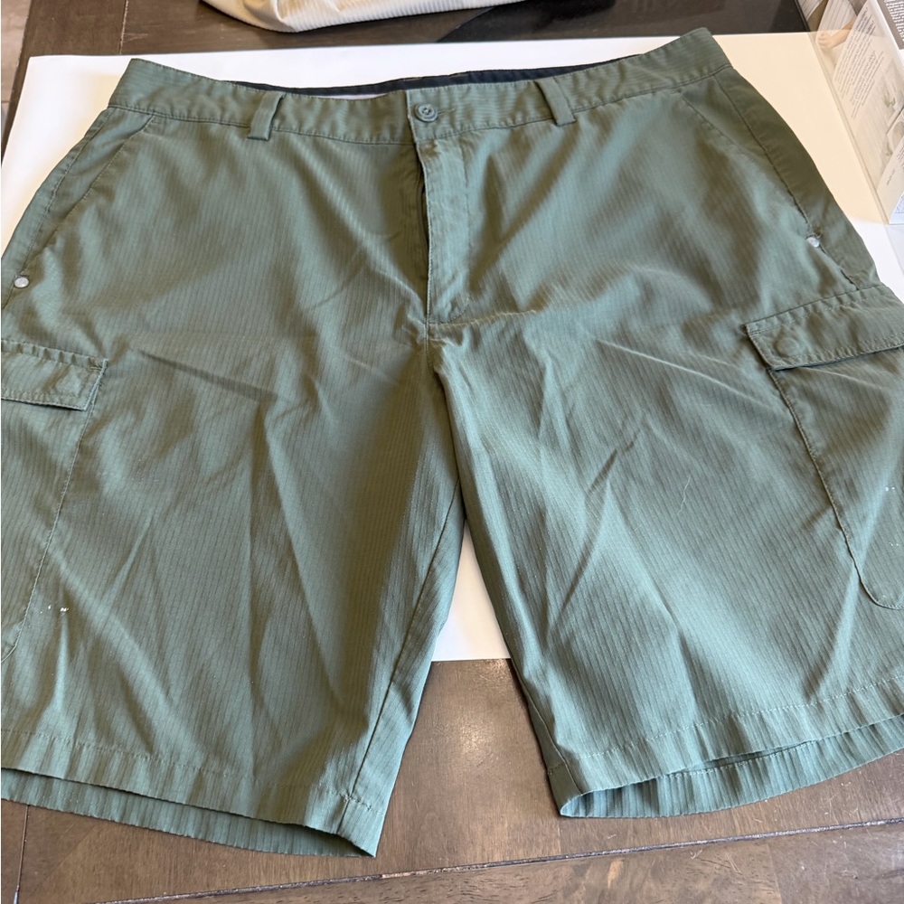 Under Armour Olive Green Men's Cargo Shorts